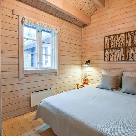 Amazing In W/ 5 Bedrooms