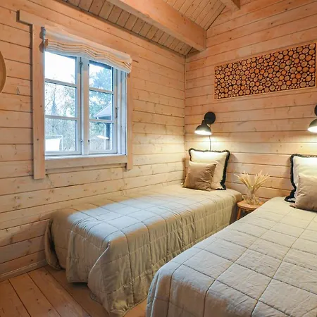 Amazing In W/ 5 Bedrooms *