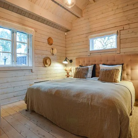 Amazing In W/ 5 Bedrooms * Rørvig