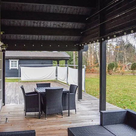 Amazing In W/ 5 Bedrooms
